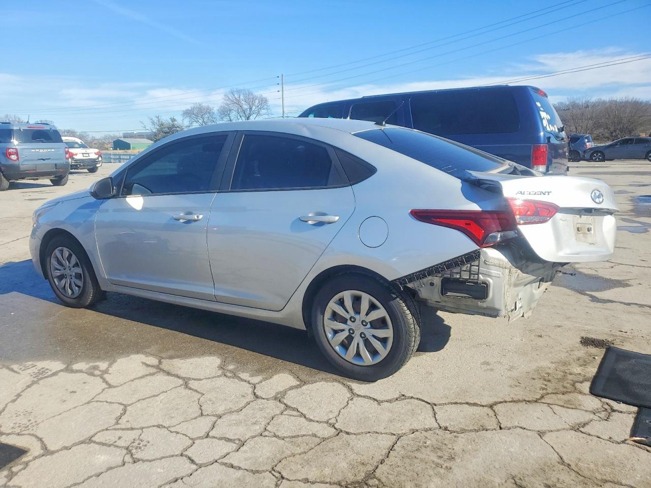 2018 Hyundai Accent Se - Фото 2