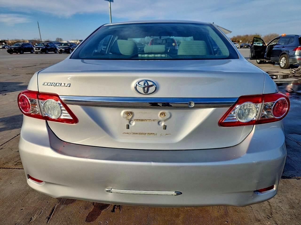 2013 Toyota Corolla L - Фото 6