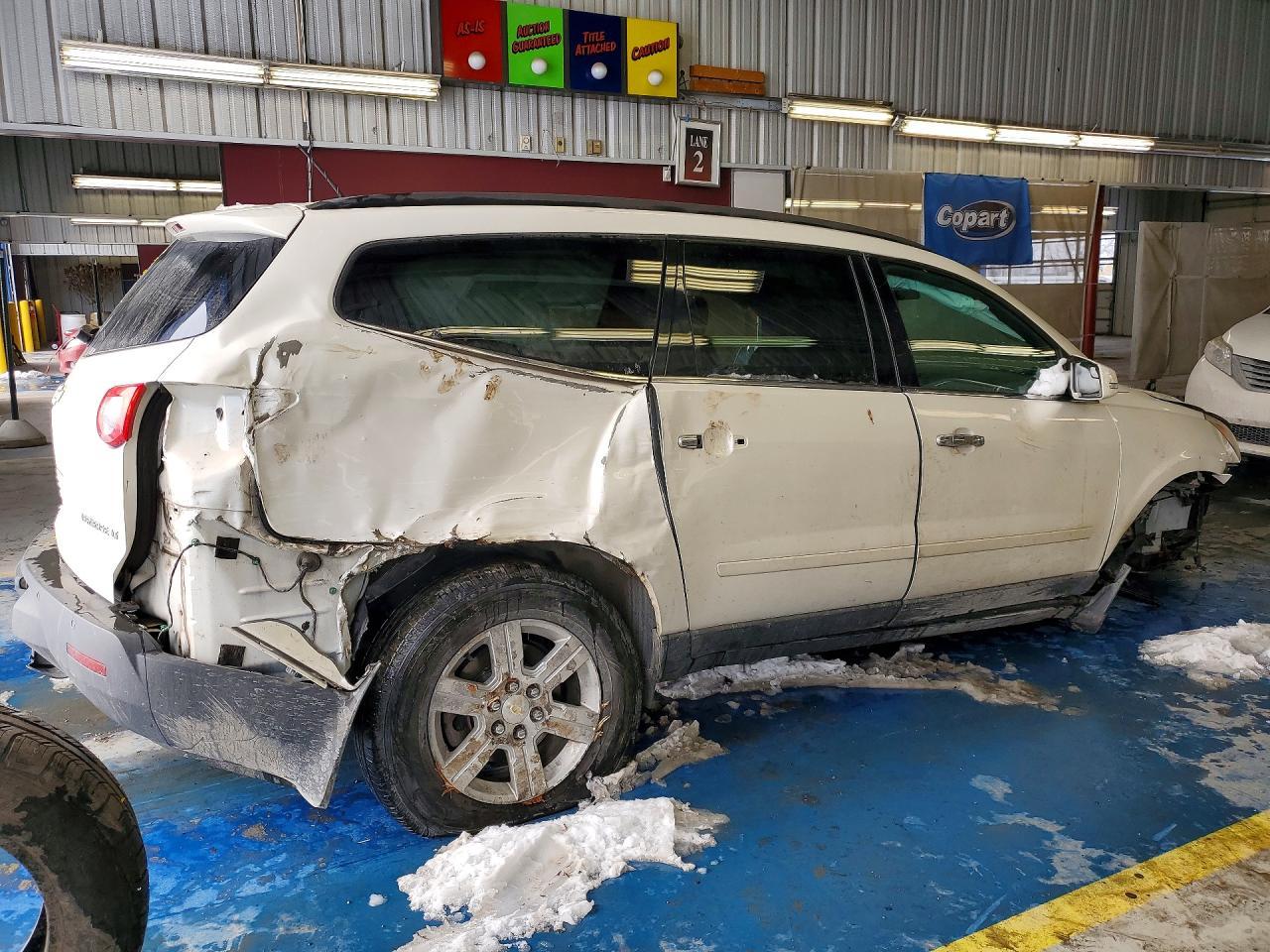 2011 Chevrolet Traverse Lt - Image 3