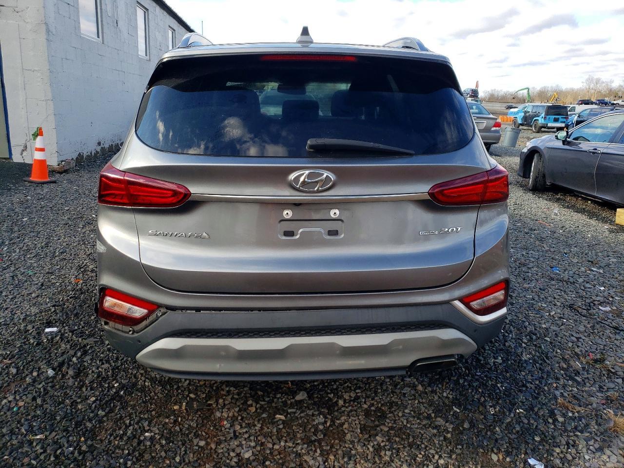 2019 Hyundai Santa Fe Limited - Image 6