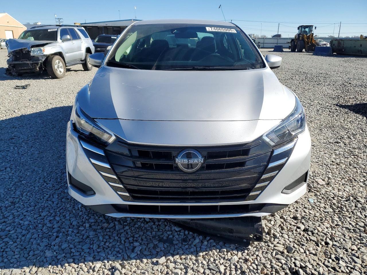 2023 Nissan Versa Sv - Фото 5