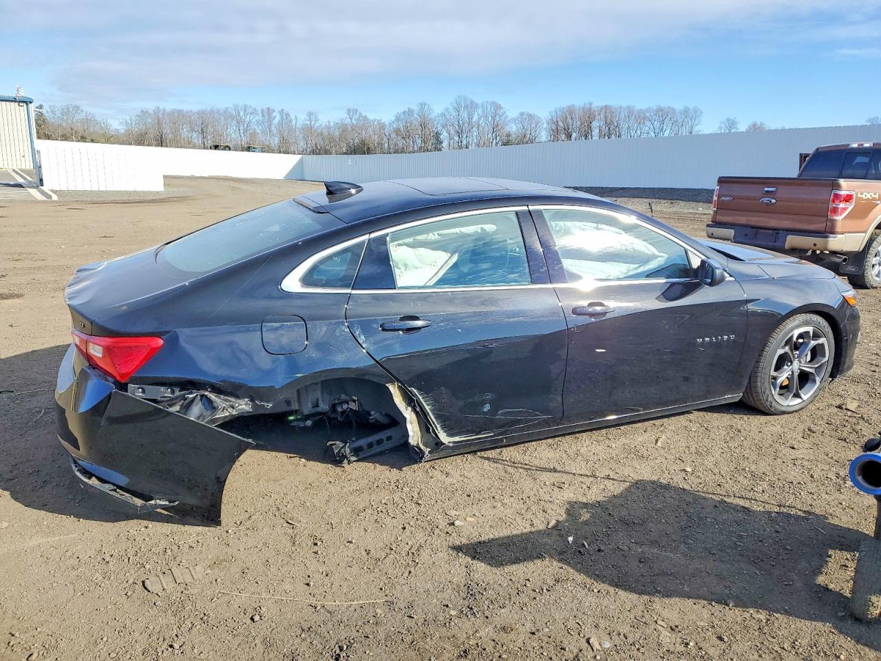 2023 Chevrolet Malibu Lt - Image 3