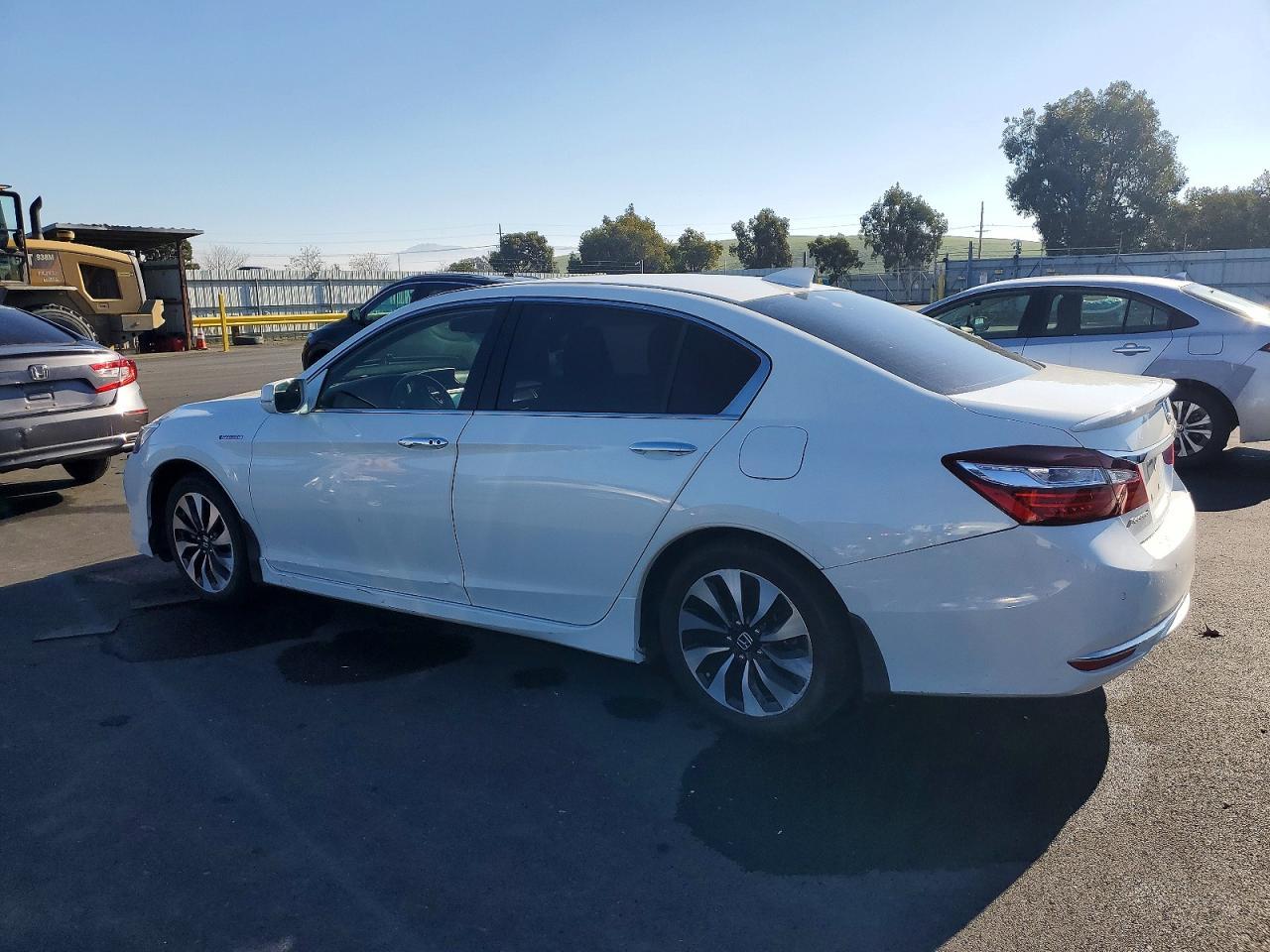 2017 Honda Accord Touring Hybrid - Фото 2