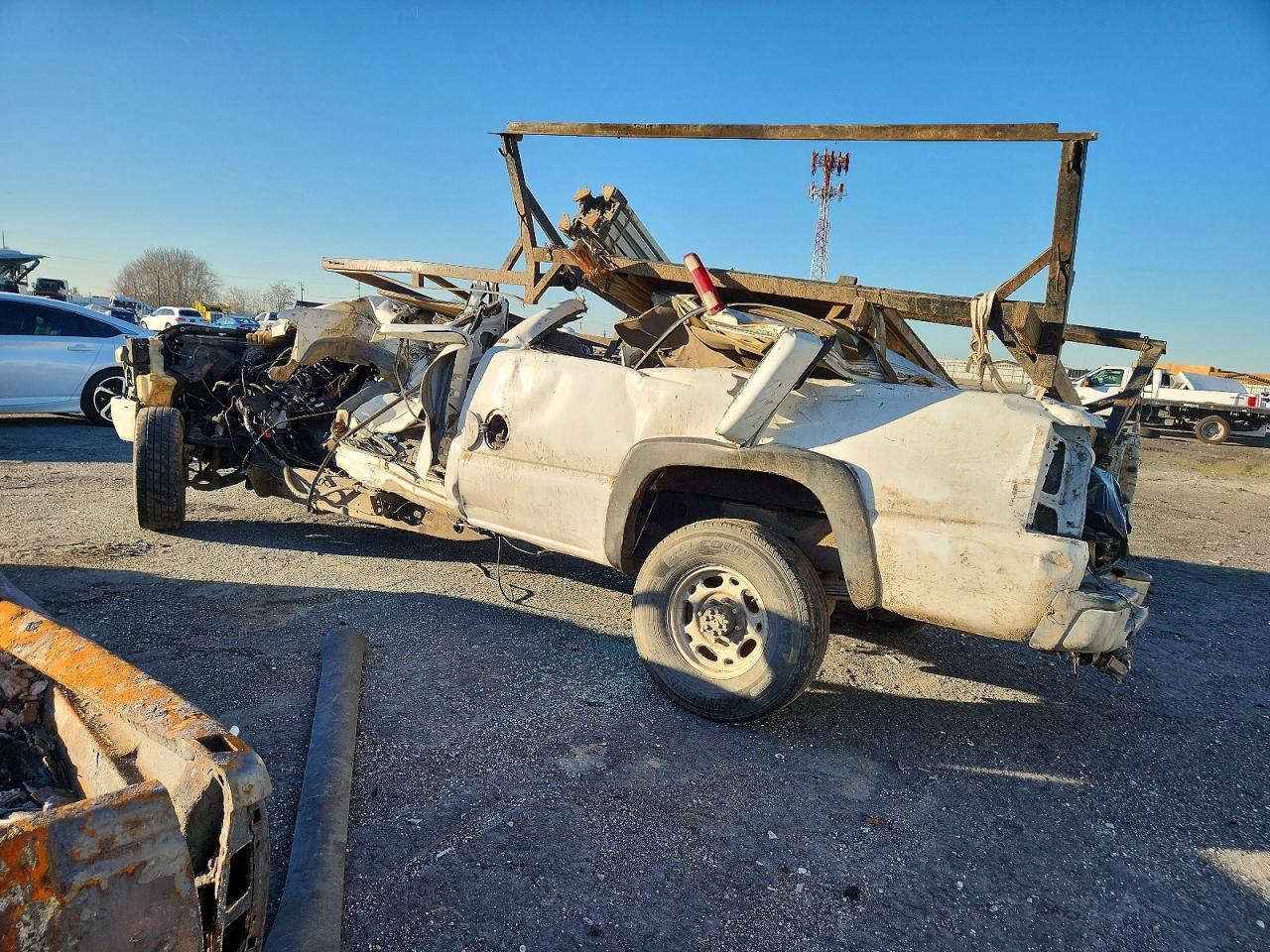 2002 Chevrolet Silverado C2500 Heavy Duty - Фото 2