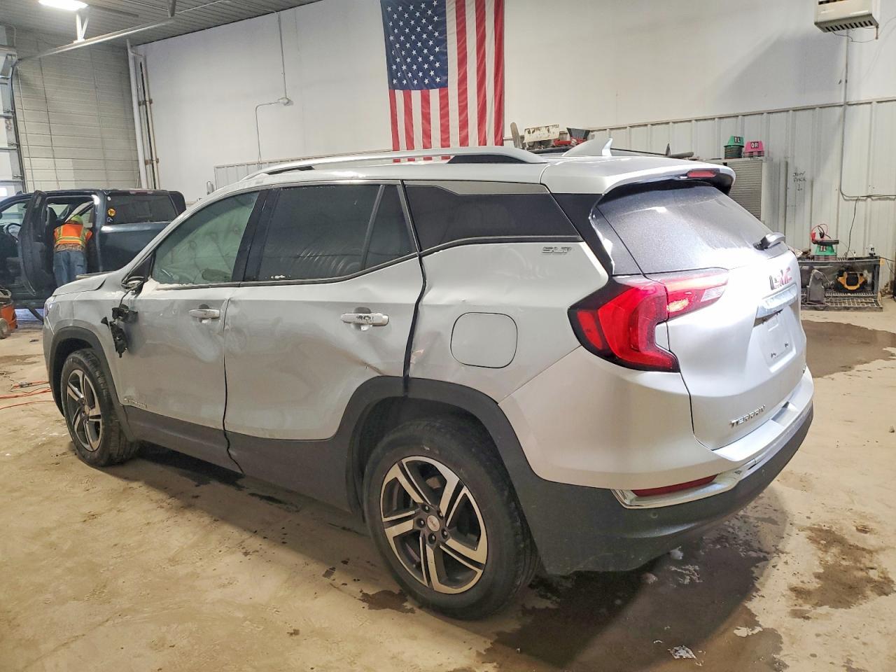 2020 GMC Terrain Slt - Image 2