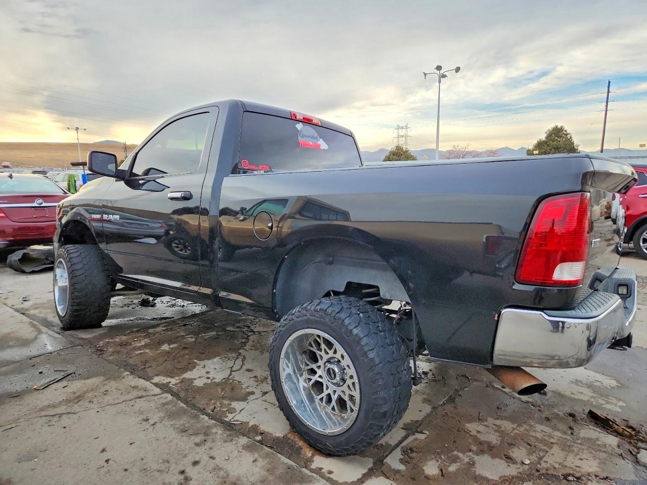 2010 Dodge Ram 1500 - Фото 2