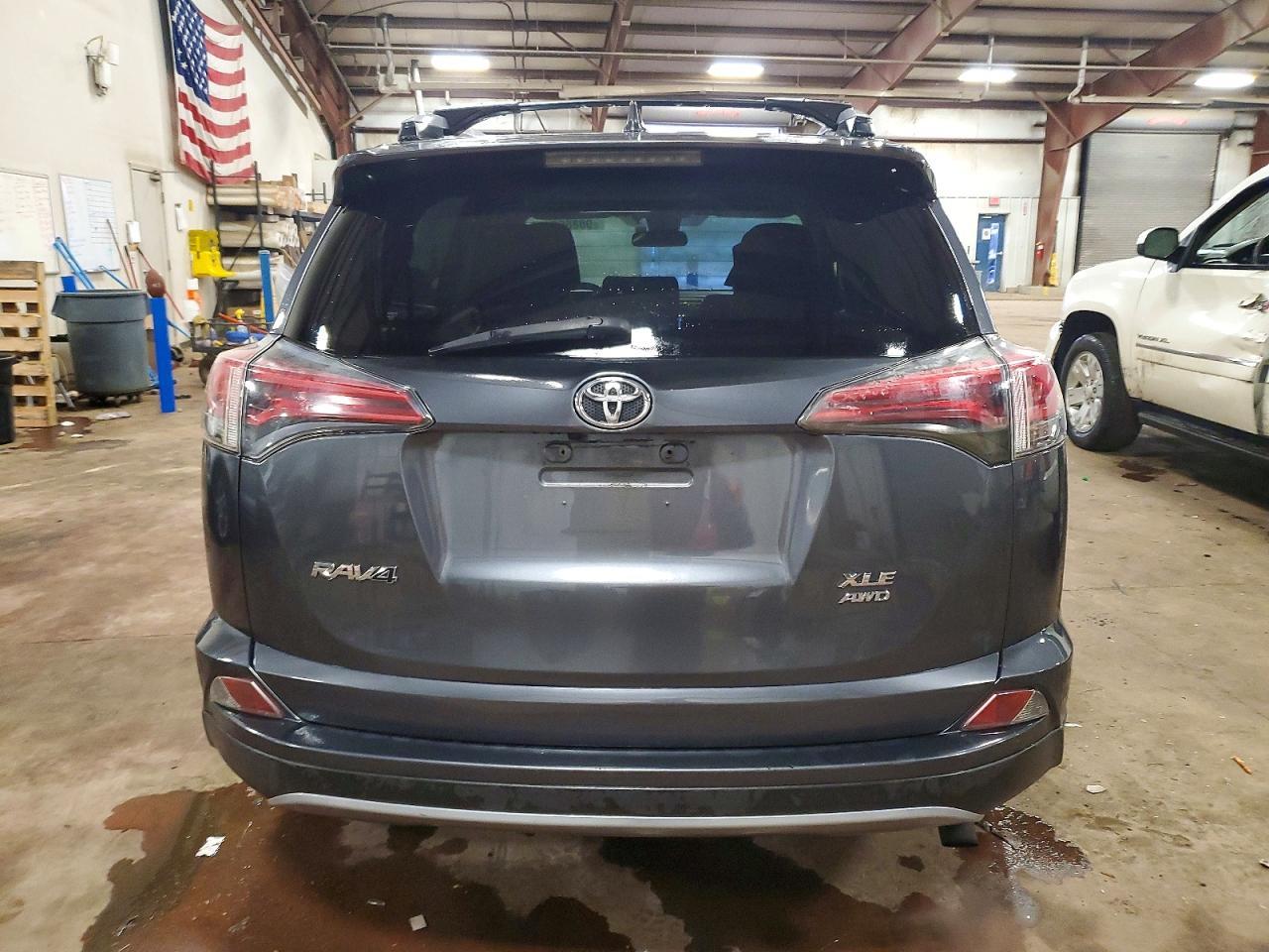 2017 Toyota Rav4 Xle - Image 6
