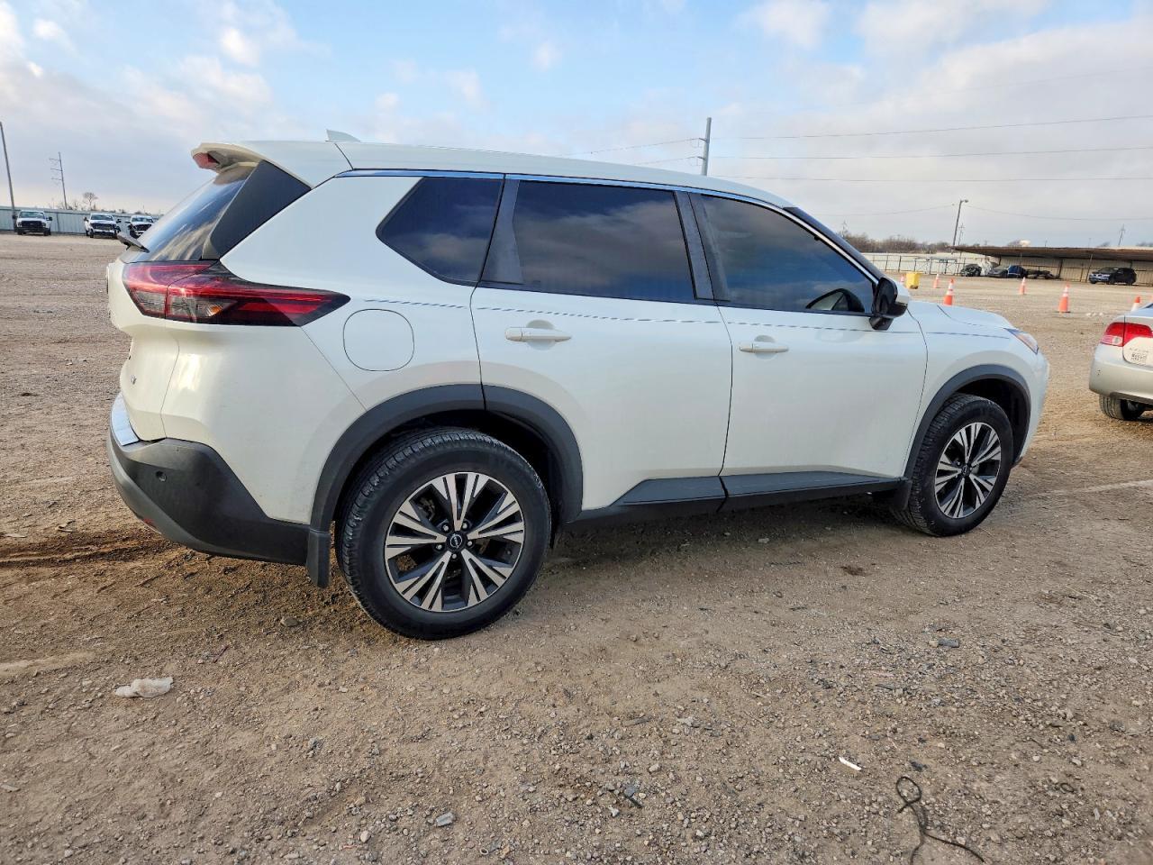 2022 Nissan Rogue Sv - Фото 3