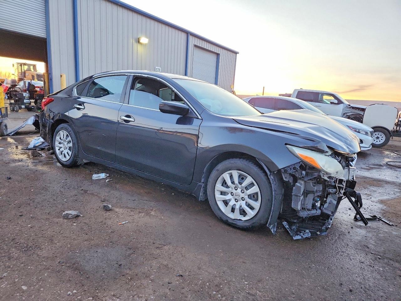 2016 Nissan Altima 2.5 - Image 4