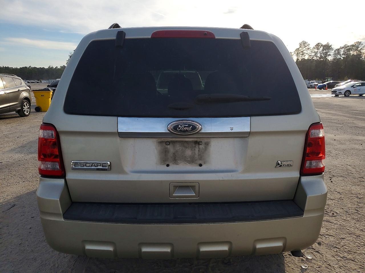 2012 Ford Escape Limited - Image 6