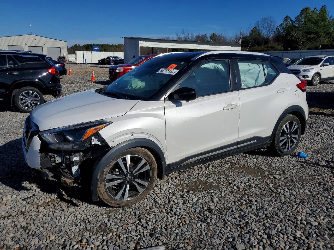 2020 Nissan Kicks Sr