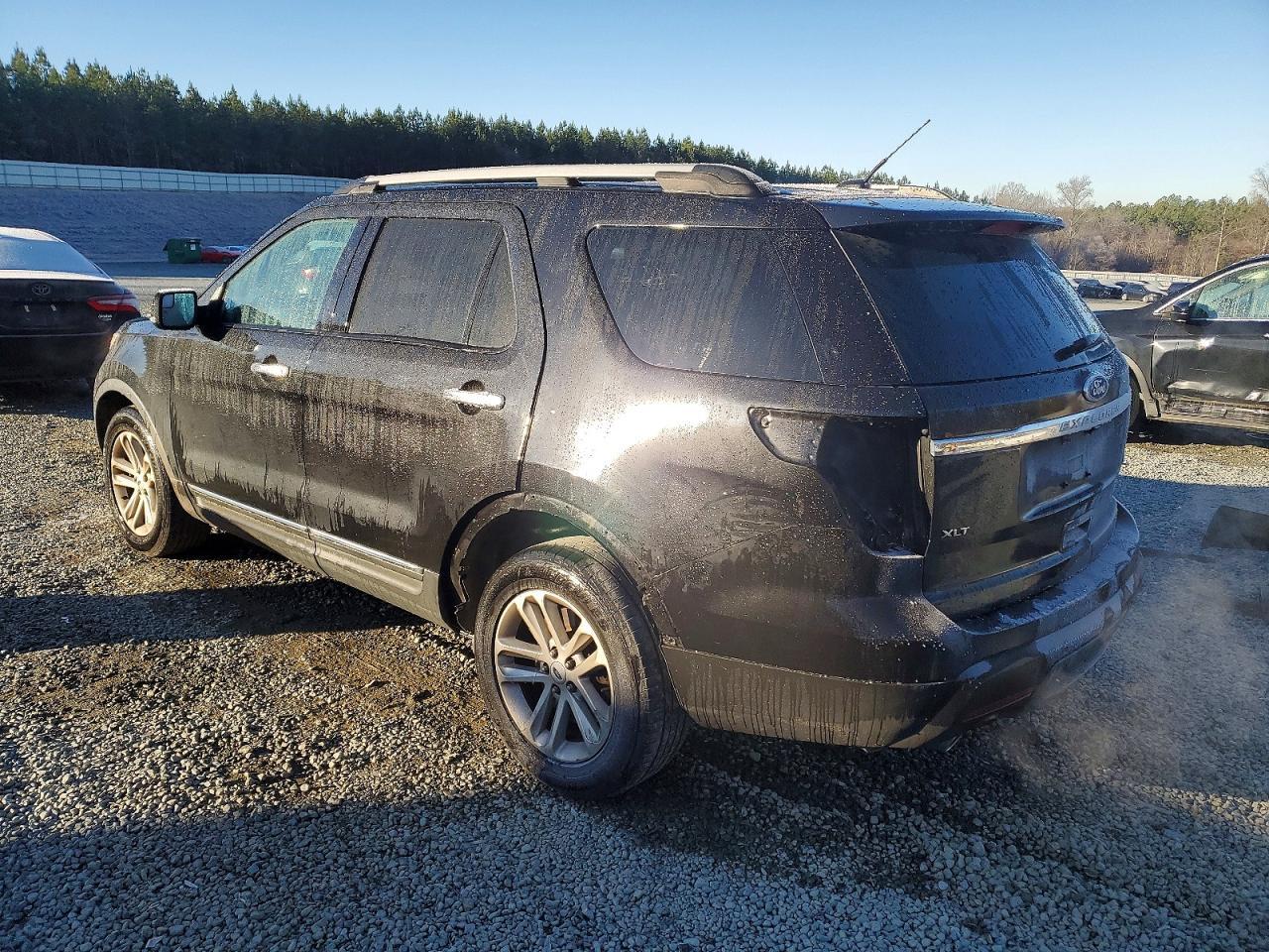 2015 Ford Explorer Xlt - Фото 2