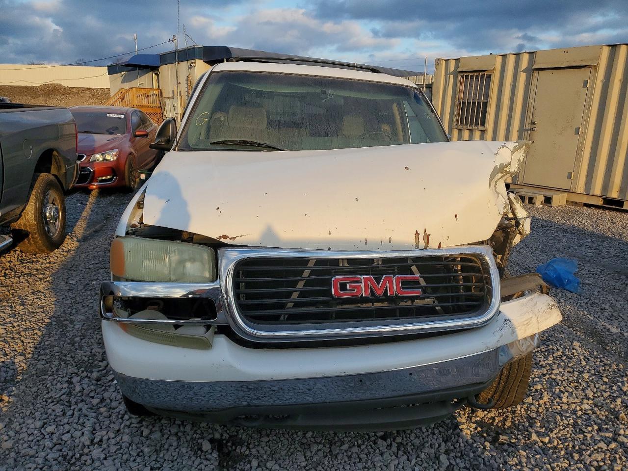 2002 GMC Yukon Xl C1500 - Фото 5