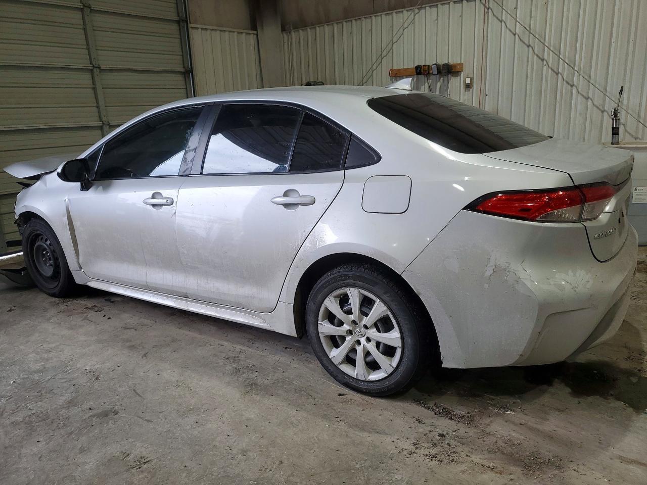 2021 Toyota Corolla Le - Image 2