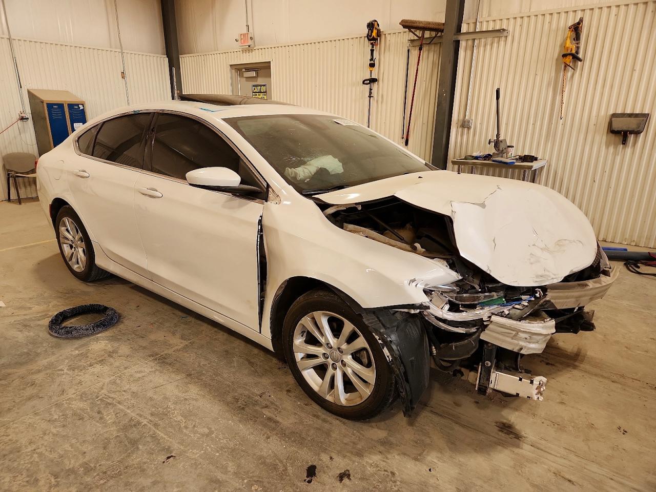 2015 Chrysler 200 Limited - Image 4