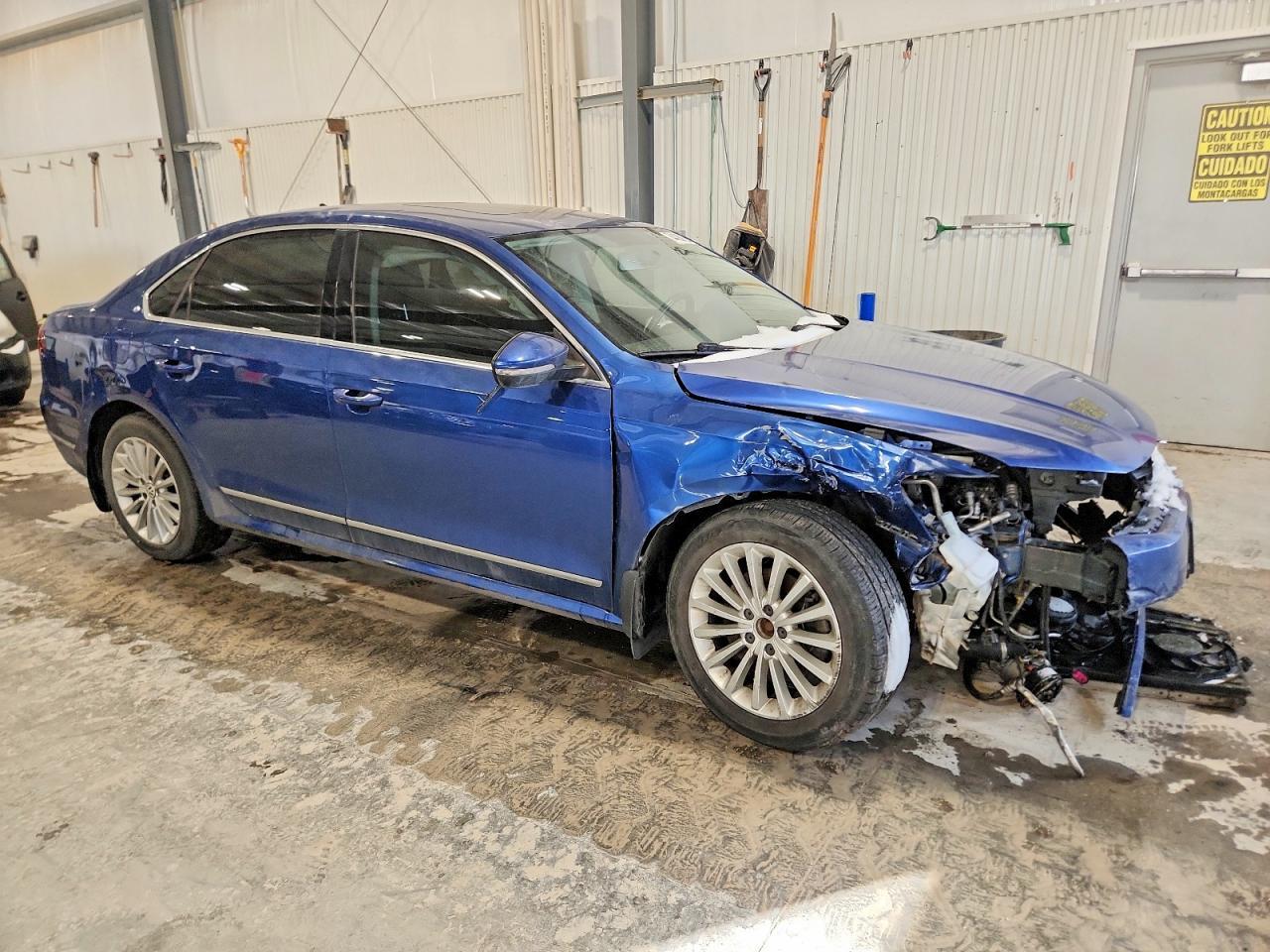 2017 Volkswagen Passat Se - Фото 4