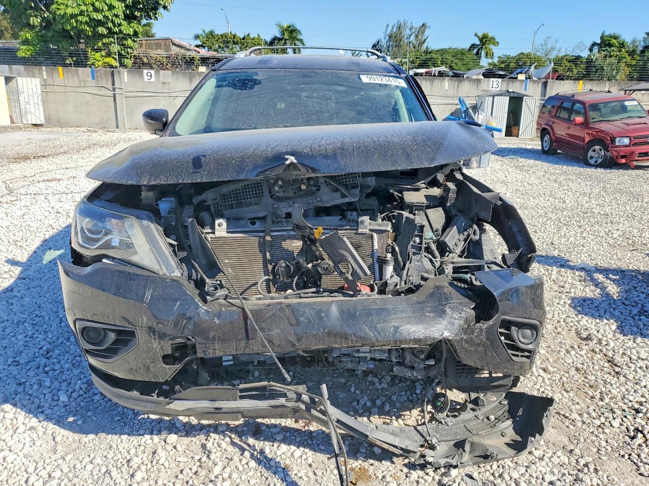 2020 Nissan Pathfinder S - Image 5