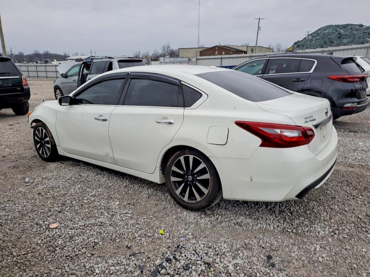2018 Nissan Altima 2.5 - Фото 2