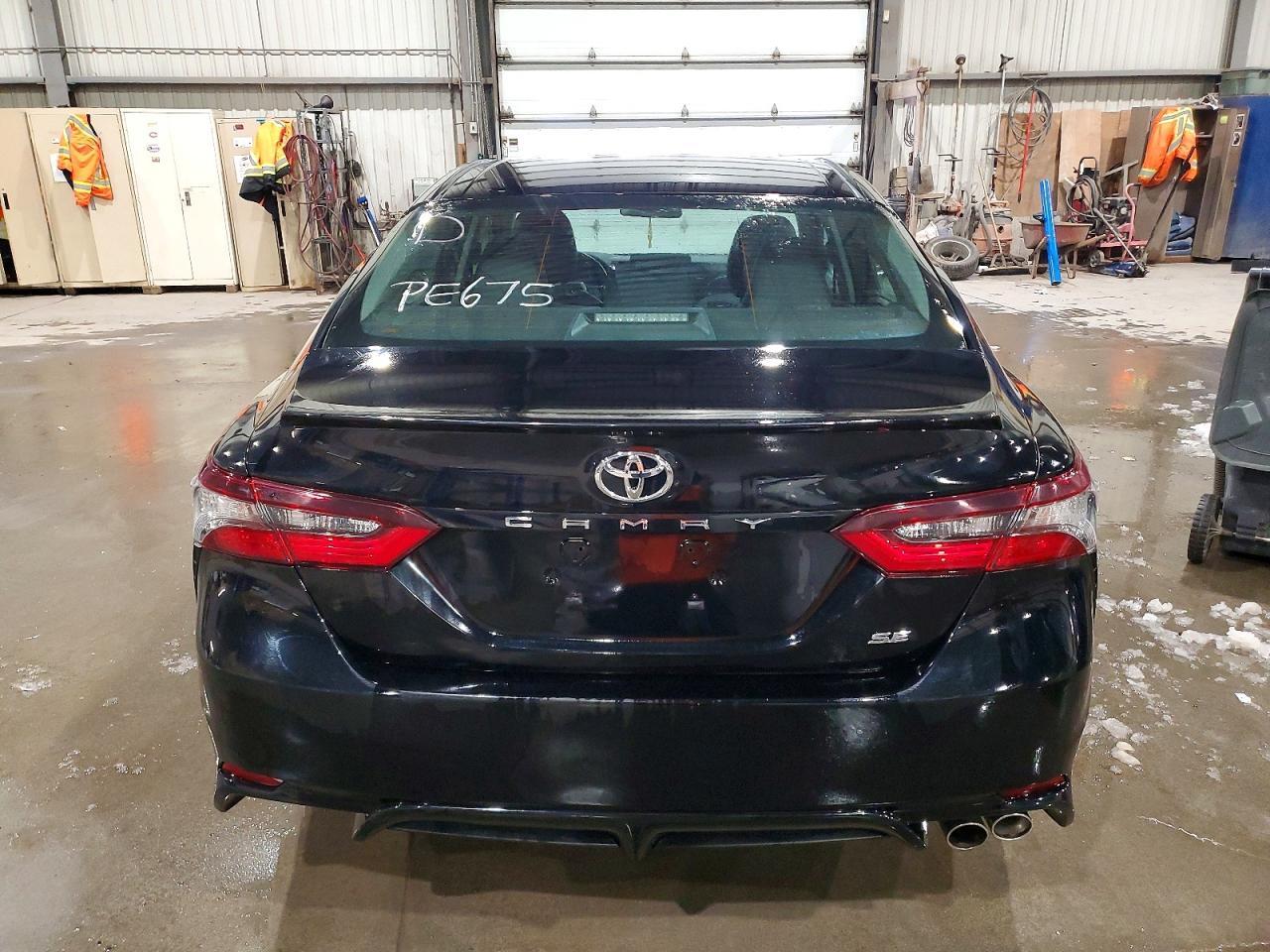 2022 Toyota Camry Se - Фото 6
