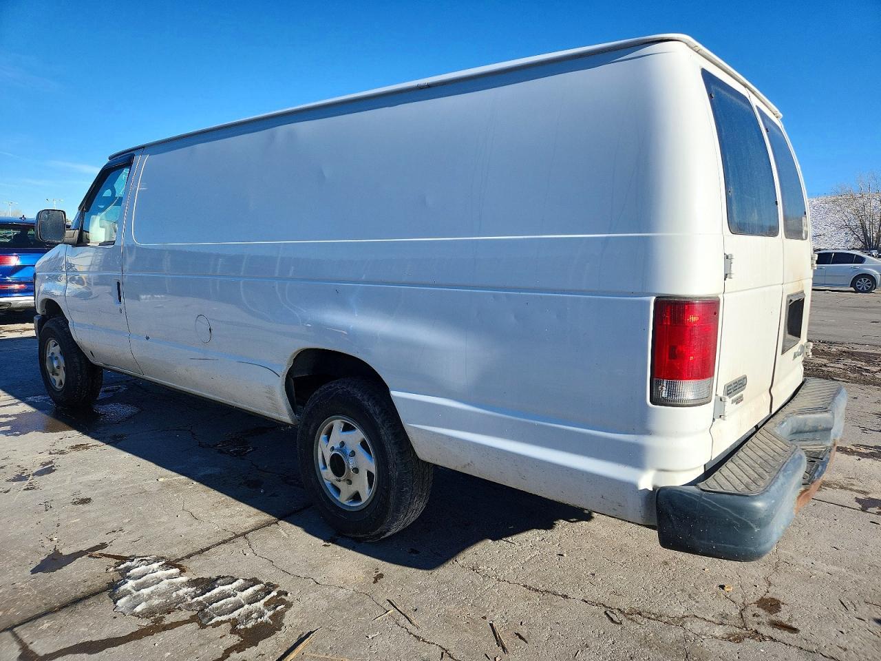 2011 Ford Econoline E250 Van - Фото 2