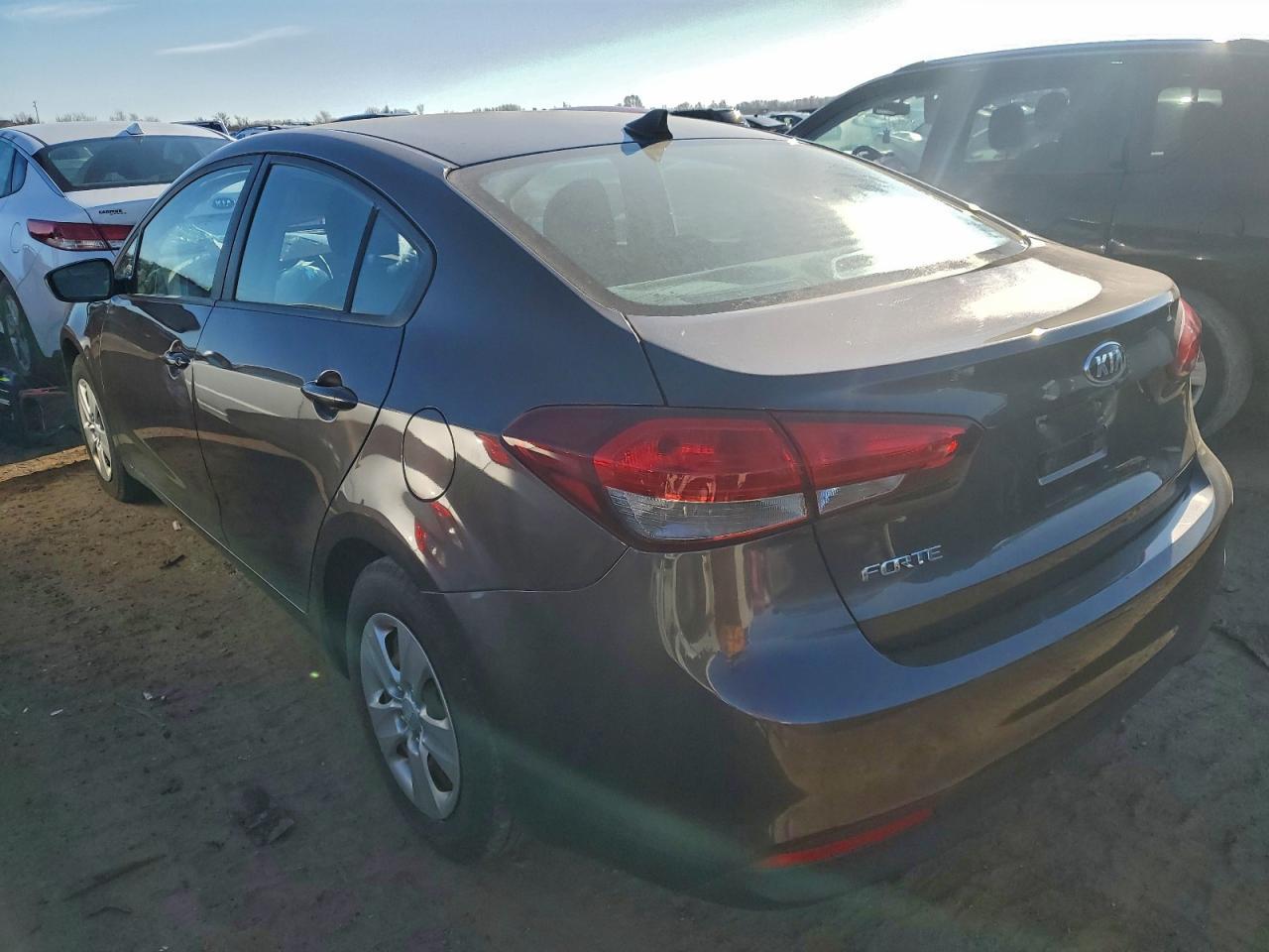 2017 Kia Forte Lx - Фото 2