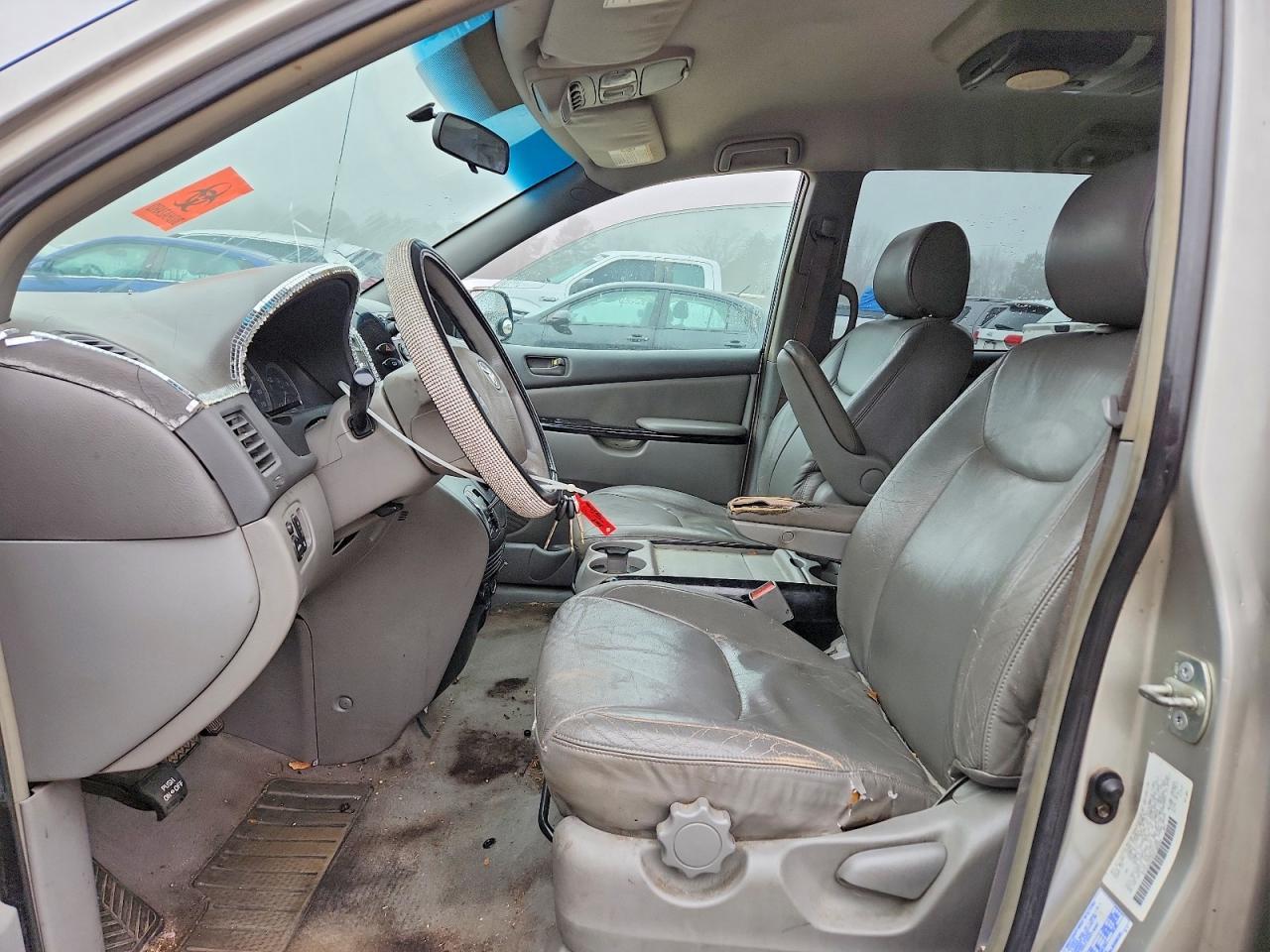 2004 Toyota Sienna Le 8 Passenger - Фото 7
