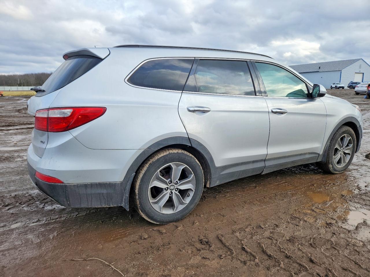 2016 Hyundai Santa Fe - Image 3
