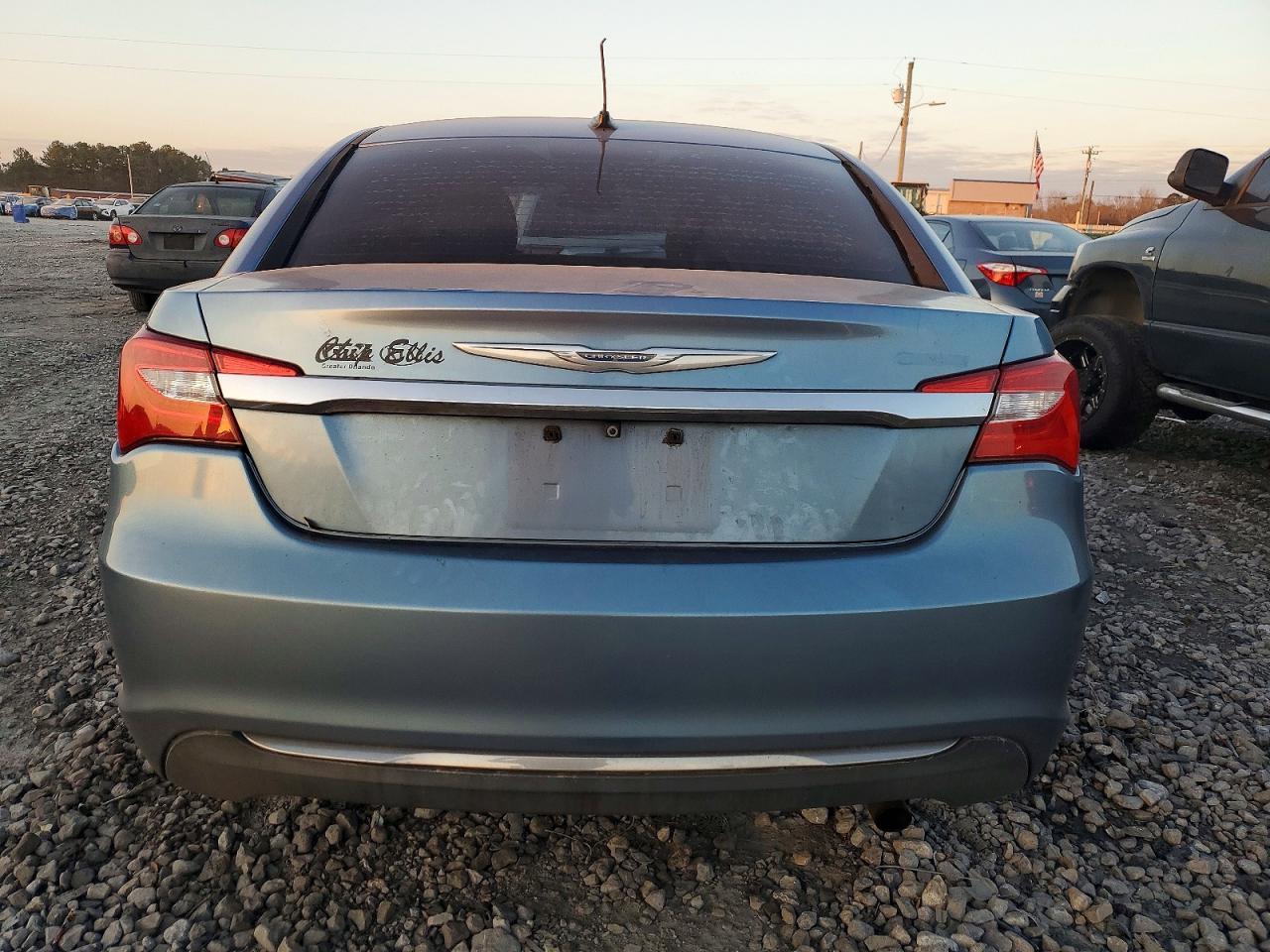 2011 Chrysler 200 Limited - Image 6