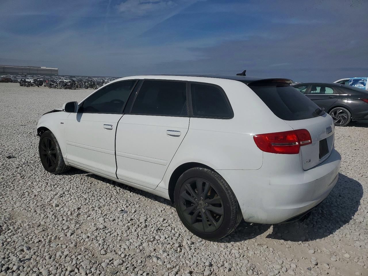 2012 Audi A3 Premium - Фото 2