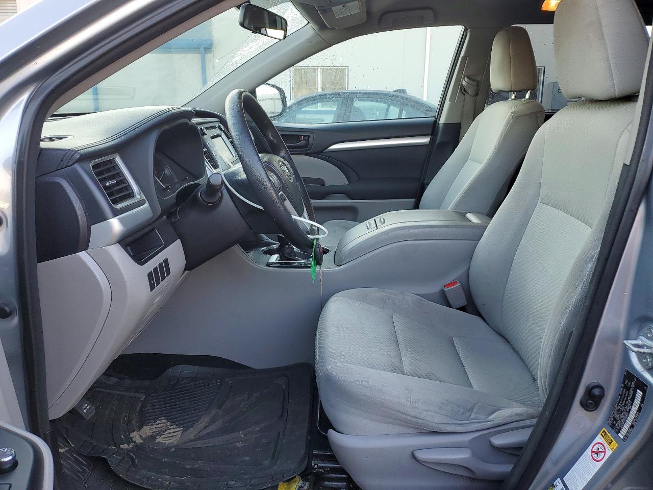 2015 Toyota Highlander Le - Image 7