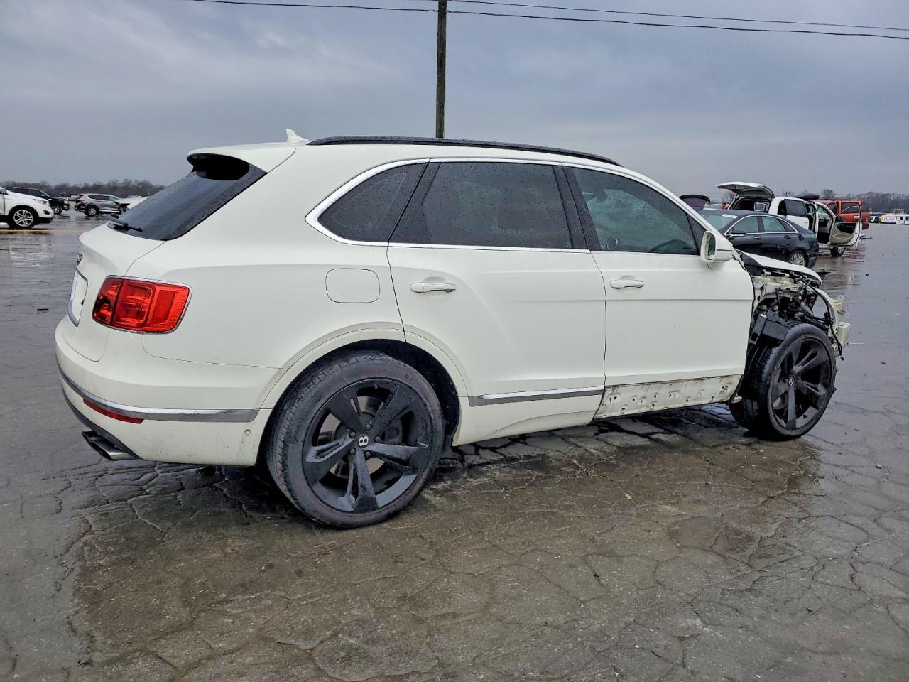 2019 Bentley Bentayga - Фото 3