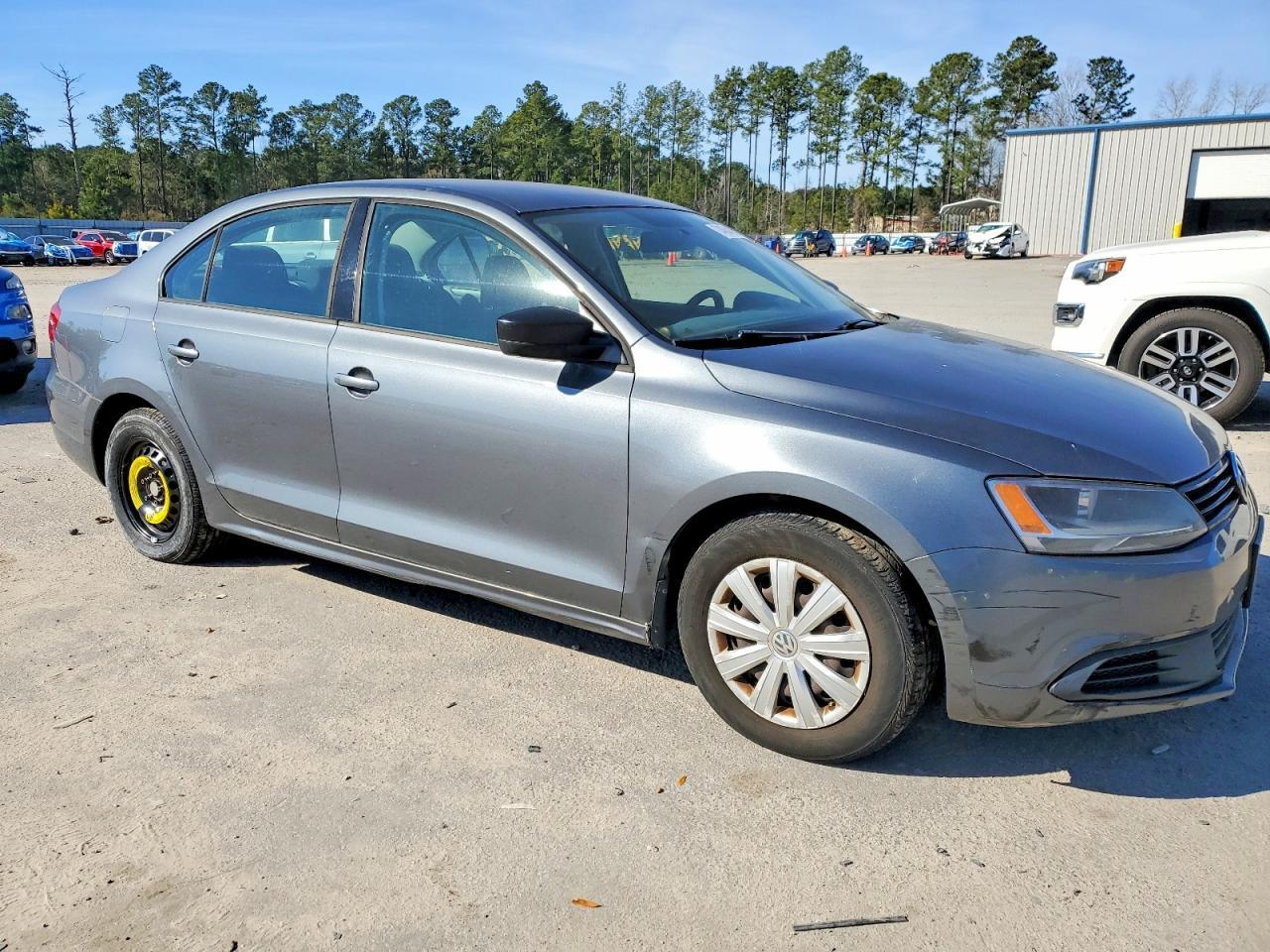 2014 Volkswagen Jetta Base - Image 4