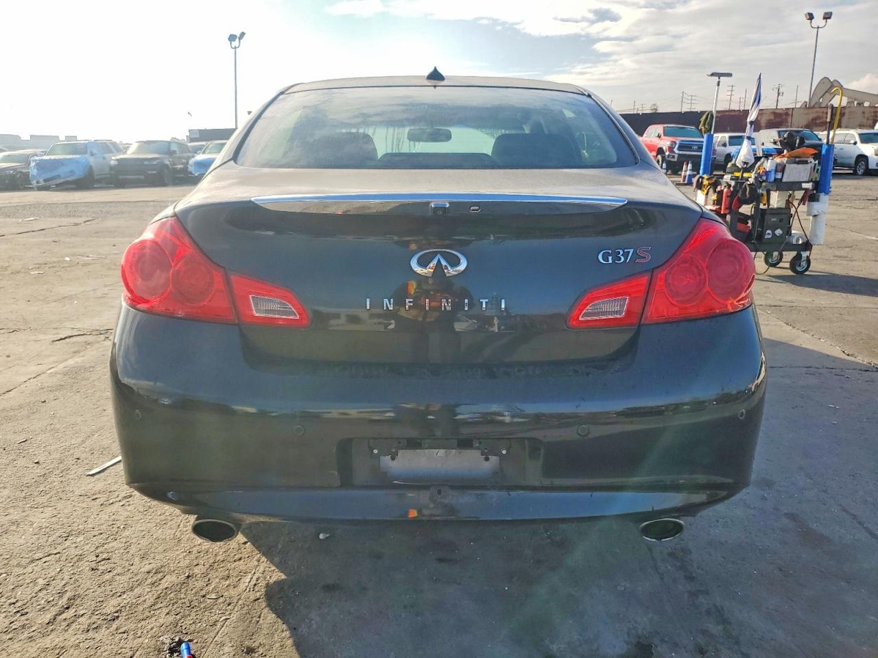 2013 Infiniti G37 Base - Image 6