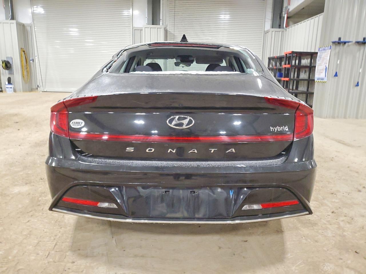 2022 Hyundai Sonata Hybrid - Image 6