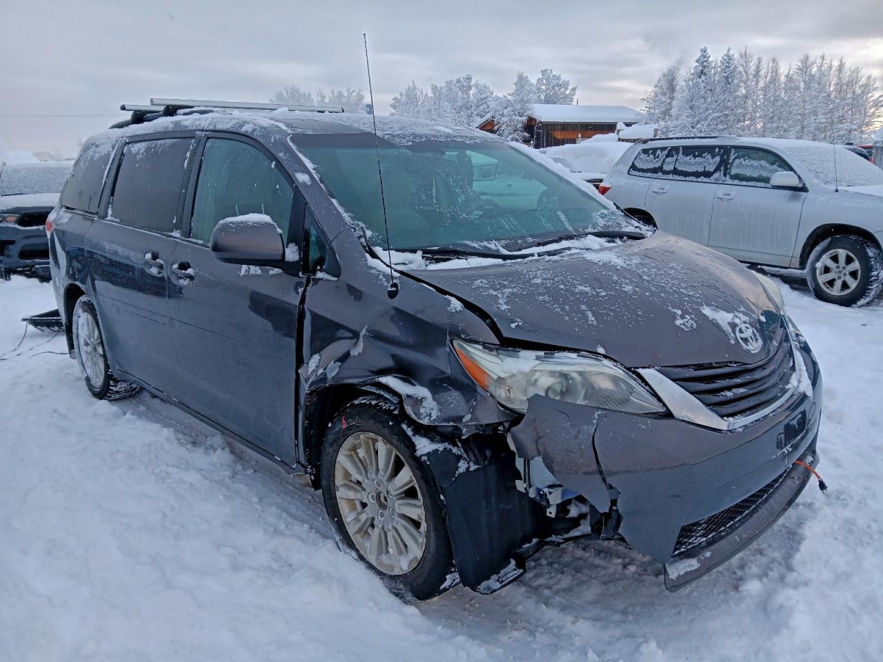 2011 Toyota Sienna Le - Фото 4