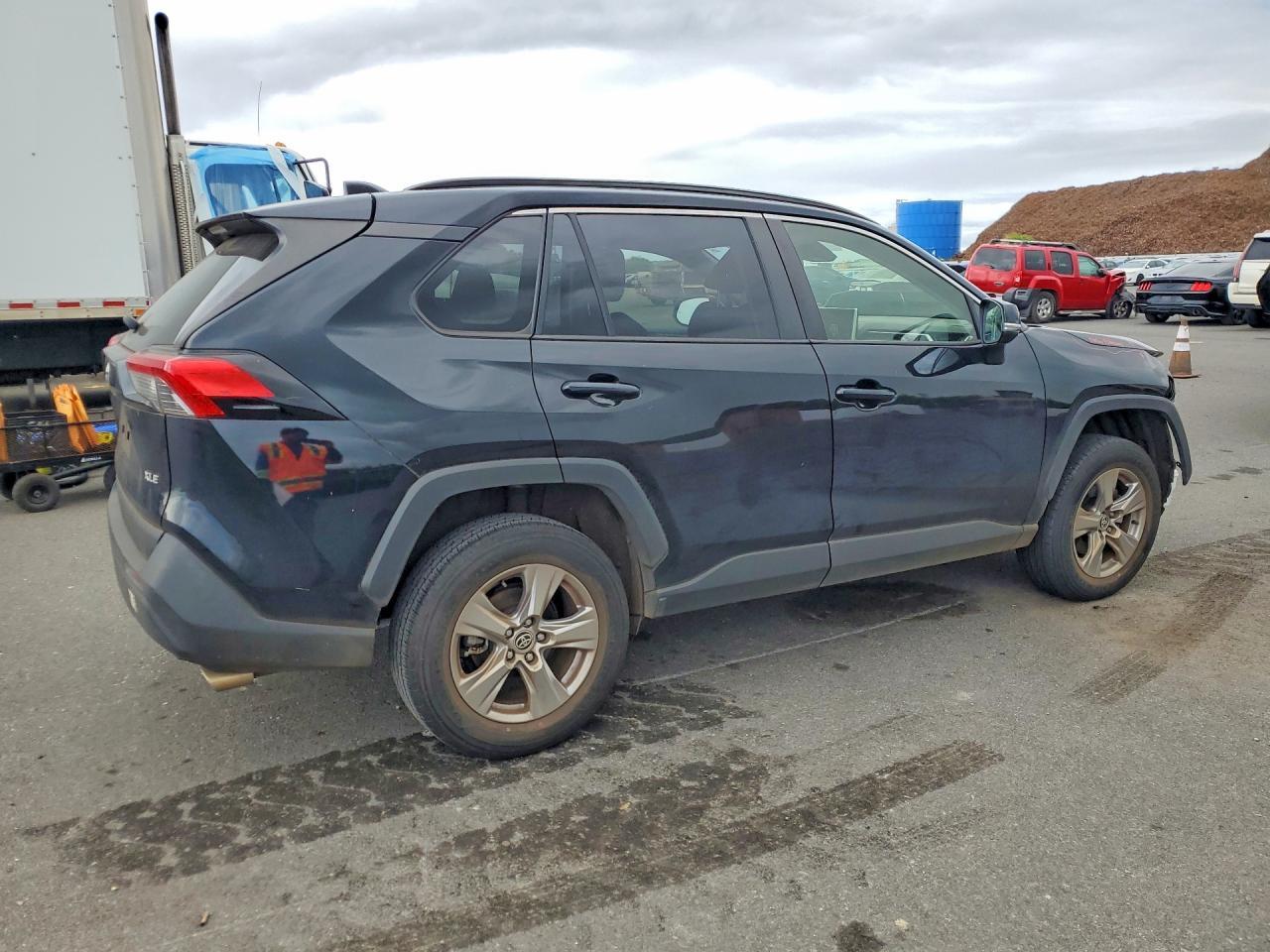 2024 Toyota Rav4 Xle - Фото 3