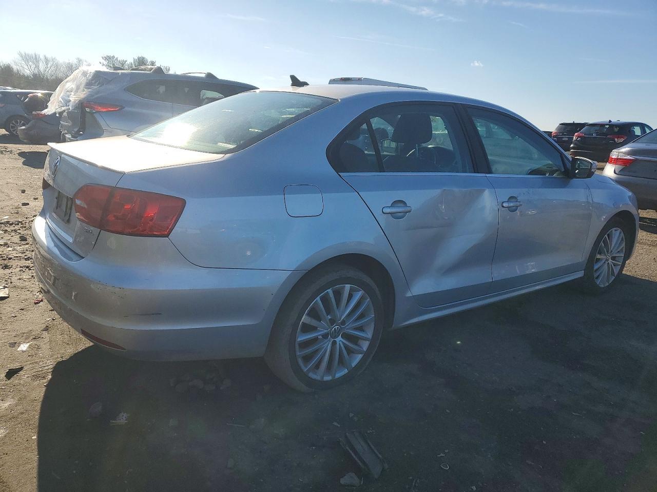 2014 Volkswagen Jetta - Фото 3