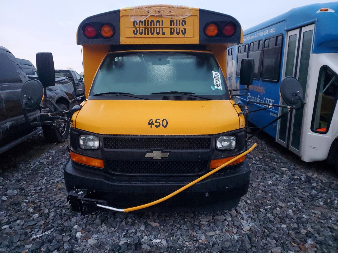 2017 Chevrolet Express G4500 - Фото 5
