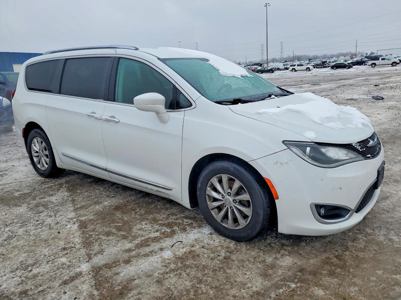 2019 Chrysler Pacifica Touring L - Фото 4