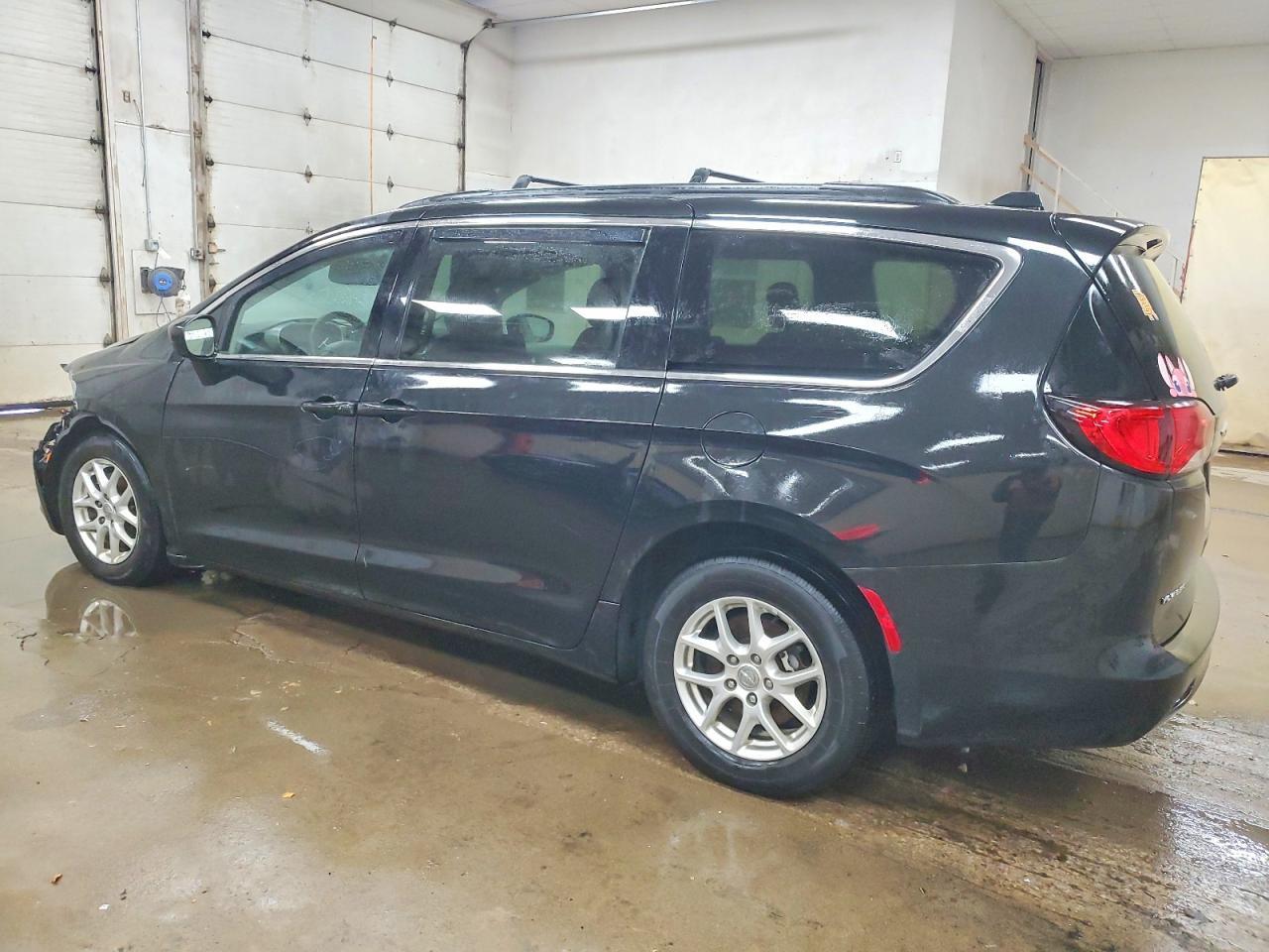 2020 Chrysler Voyager Lxi - Image 2