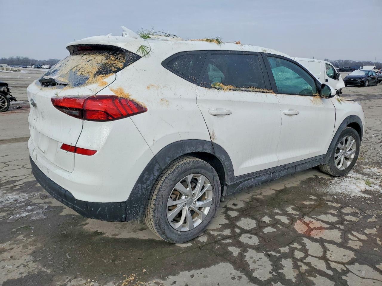 2021 Hyundai Tucson Se - Image 3