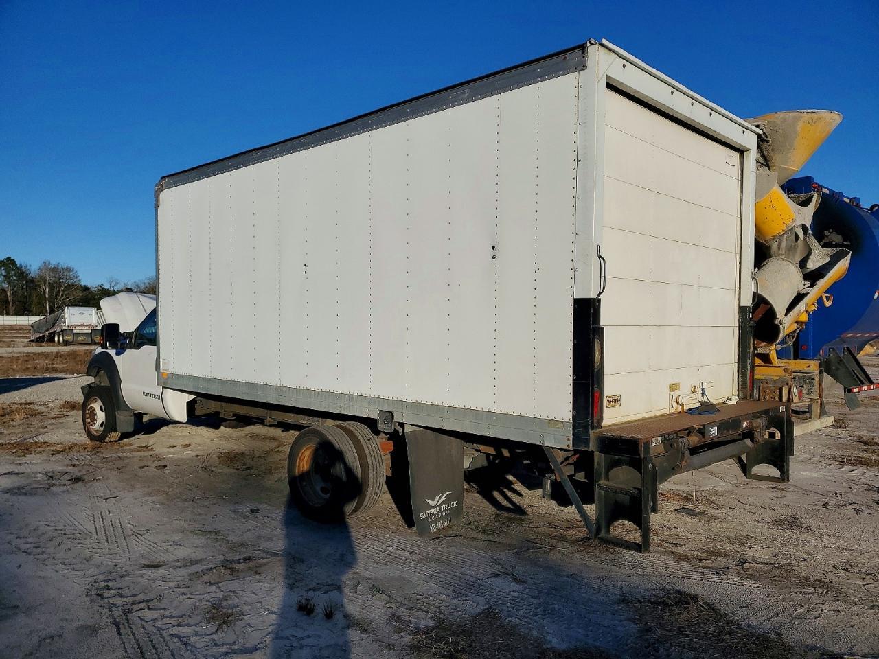 2016 Ford F550 Super Duty Box Truck - Image 2