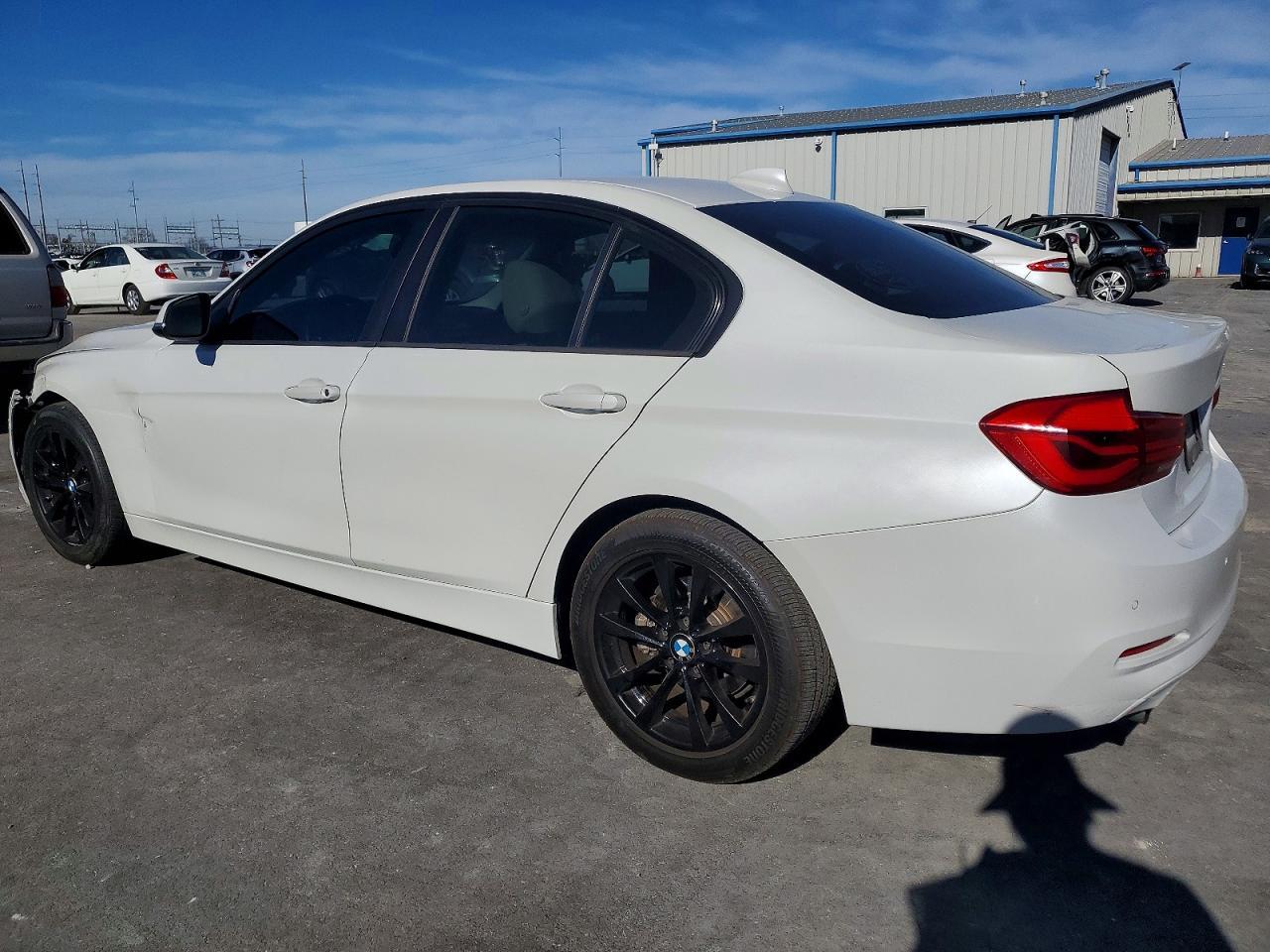 2018 BMW 320 I - Фото 2