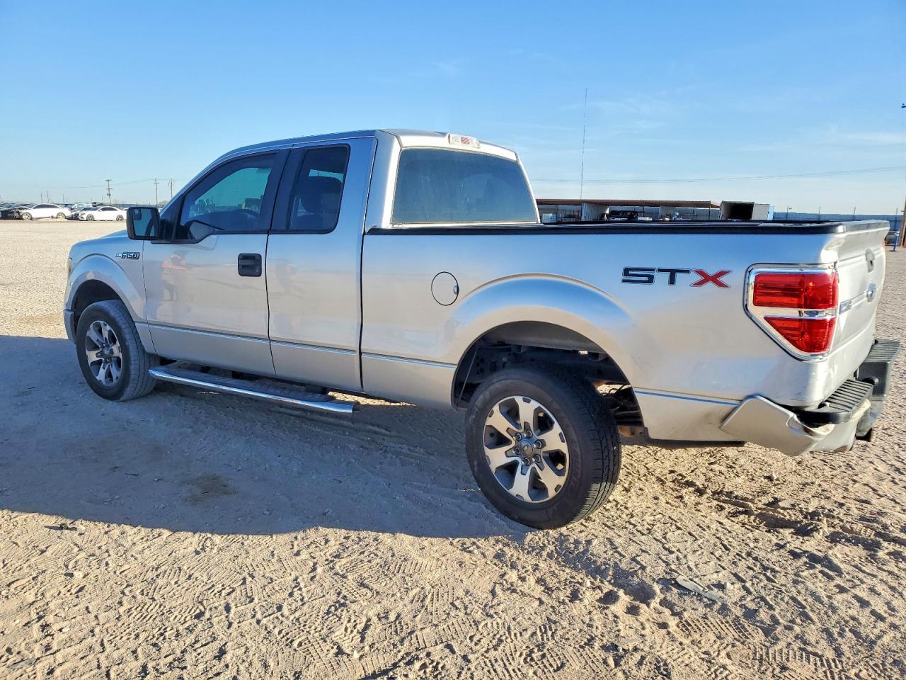 2013 Ford F150 Super Cab - Image 2
