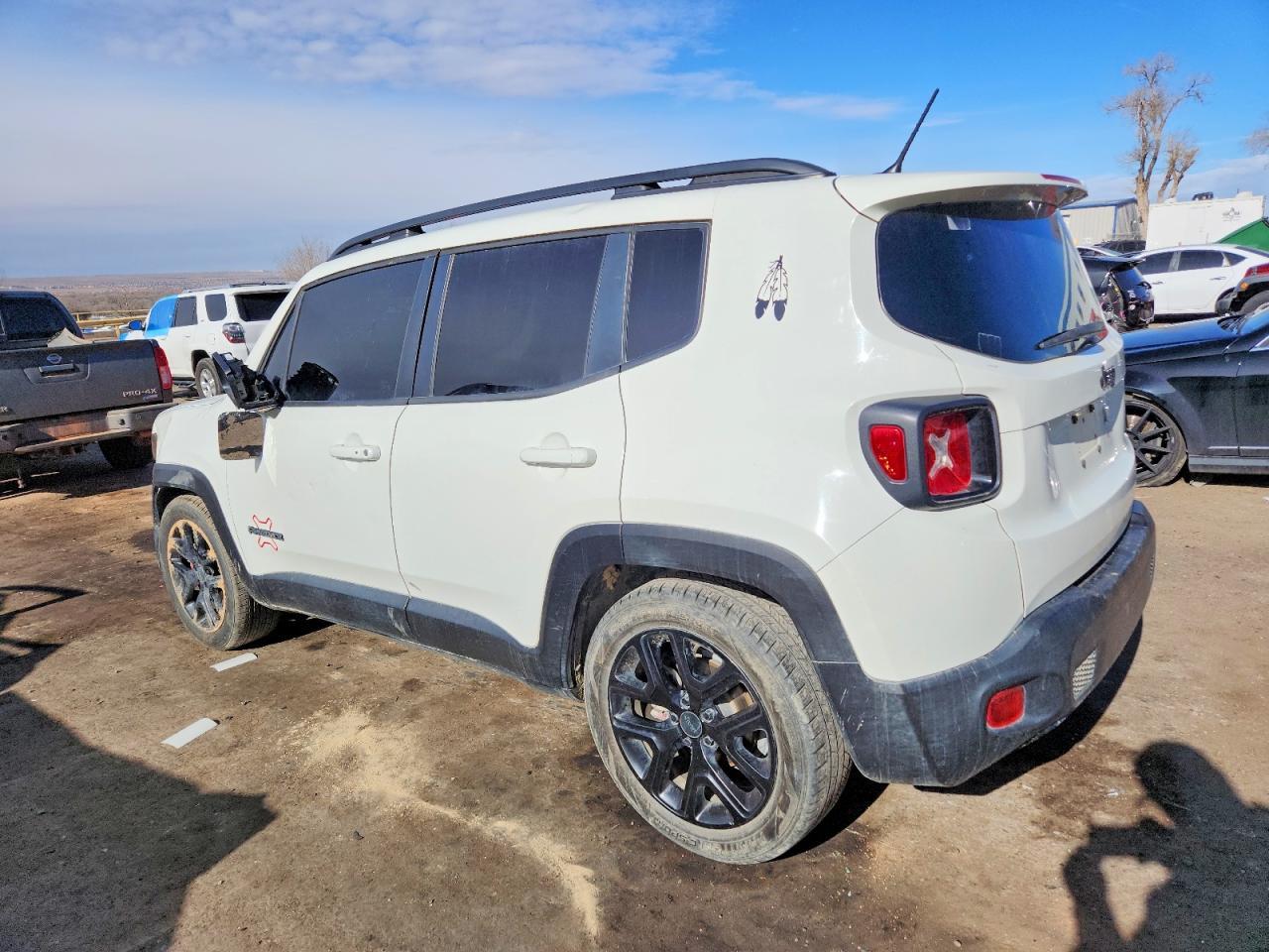 2017 Jeep Renegade Latitude - Image 2