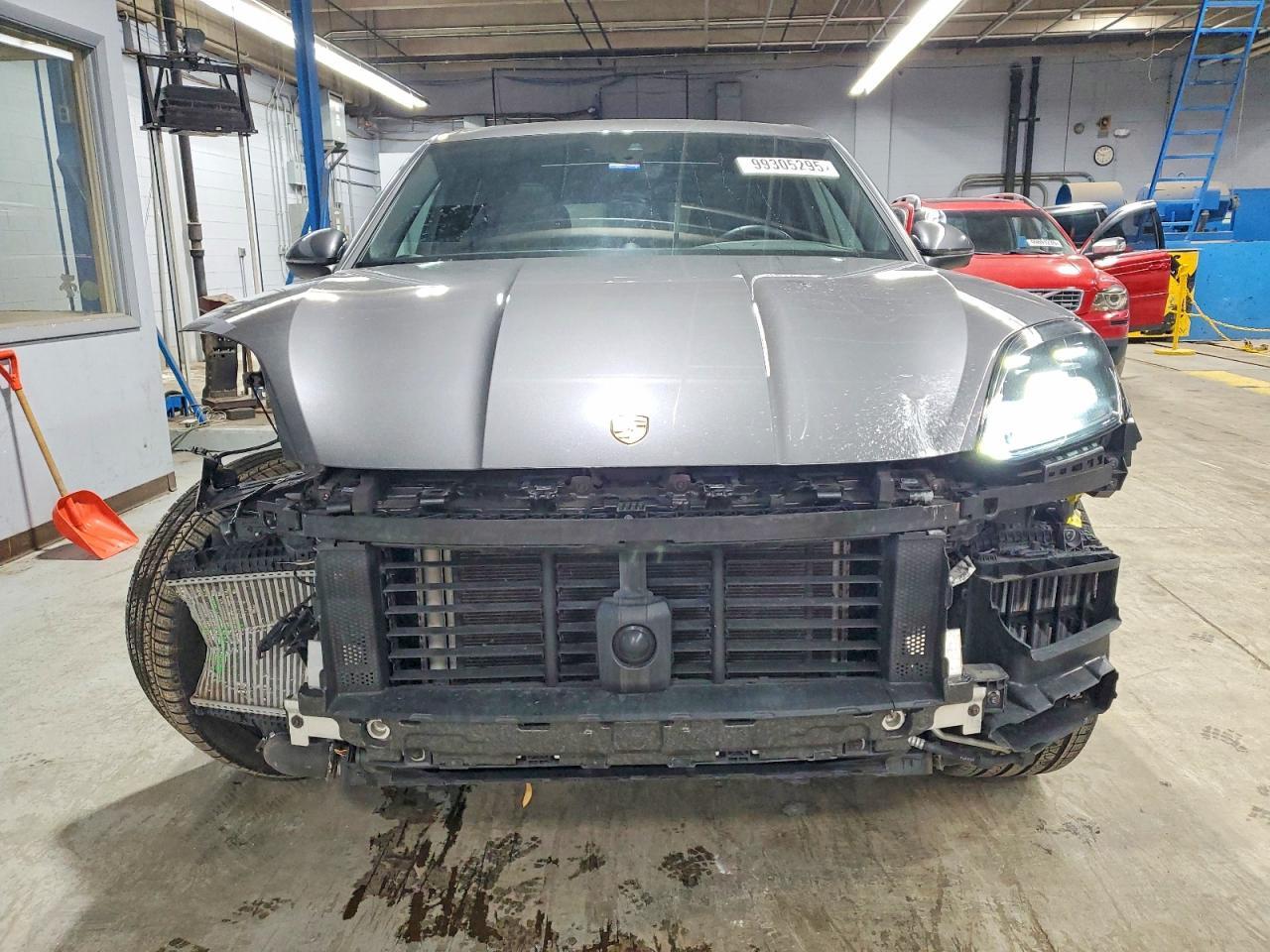 2024 Porsche Cayenne - Image 5