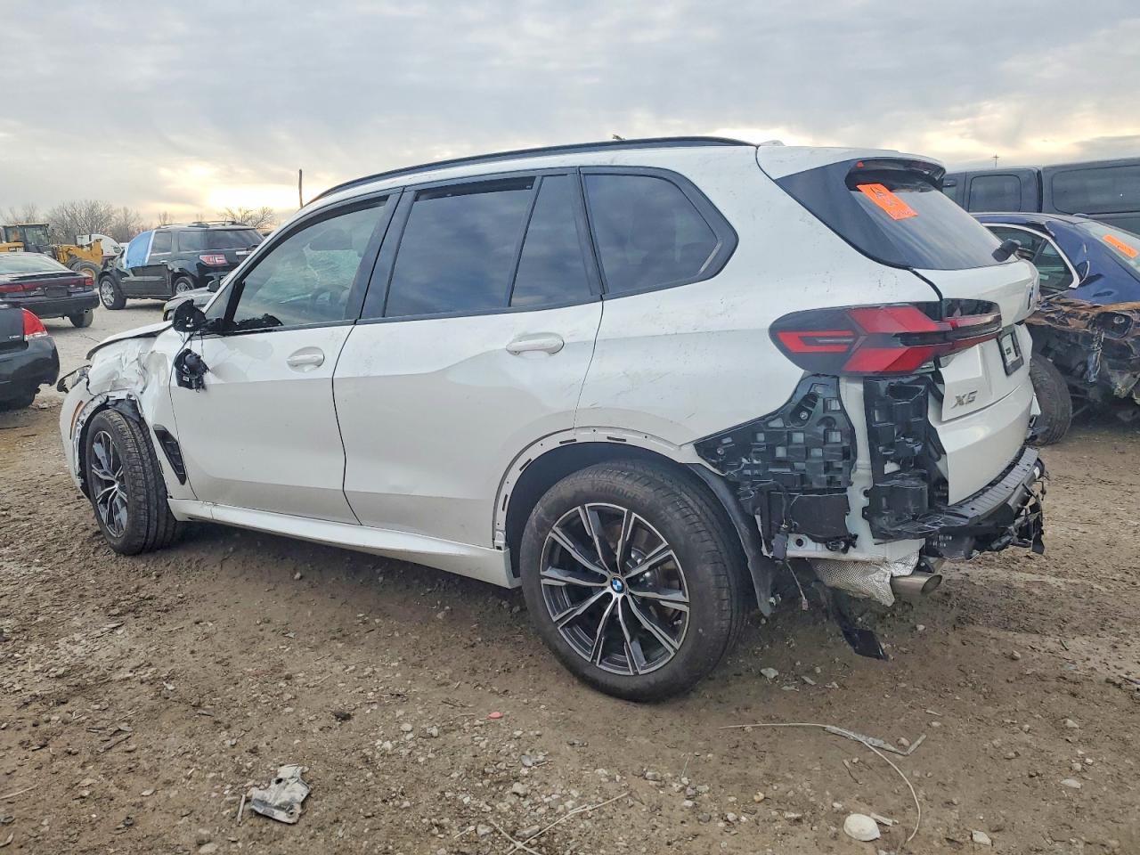 2026 BMW X5 xDrive40I - Фото 2