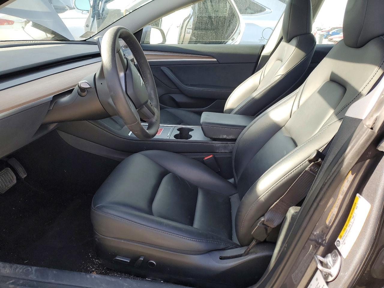 2023 Tesla Model 3 - Image 7