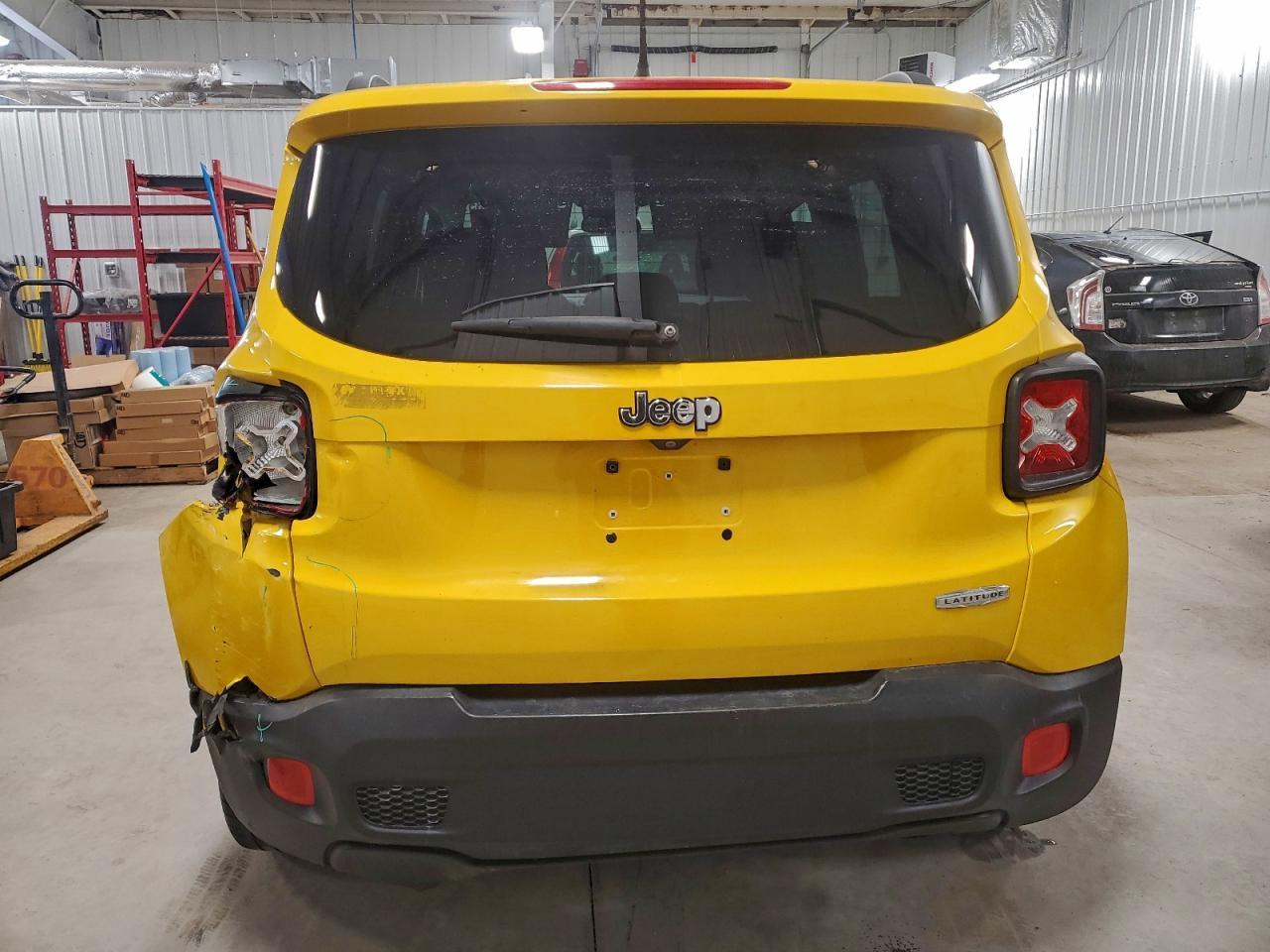 2015 Jeep Renegade Latitude - Image 6