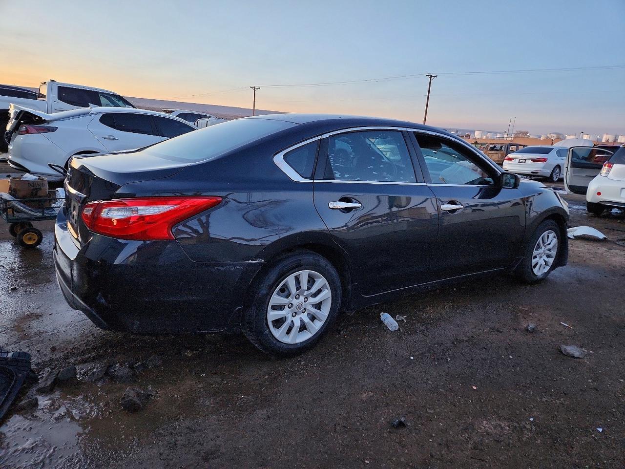 2016 Nissan Altima 2.5 - Image 3